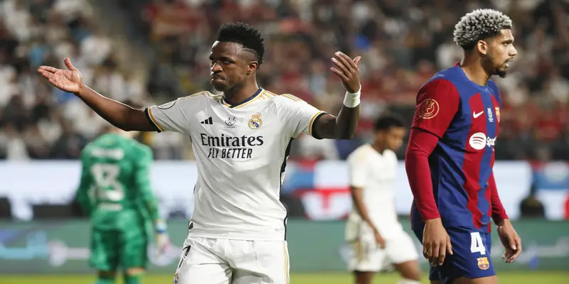 Barca thắng đậm trên mọi mặt trận