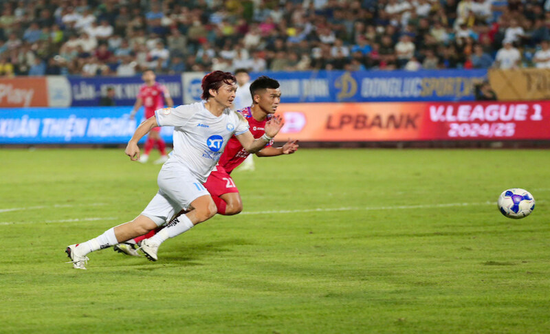 Tiền vệ Tuấn Anh